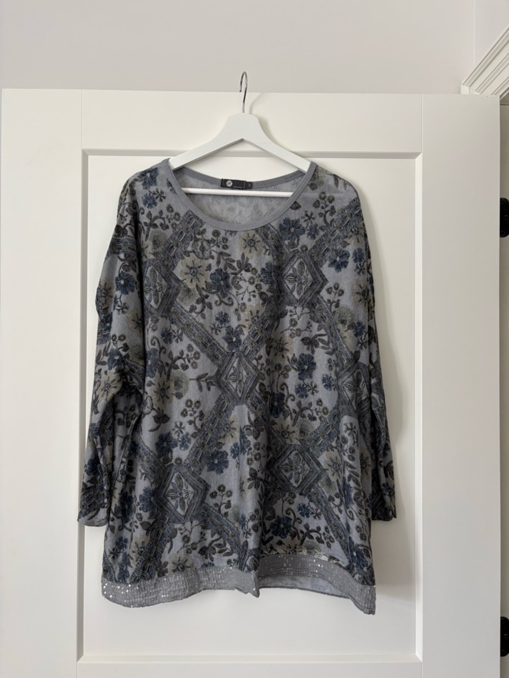 Women's Gray Floral Jacquard Long Sleeve Top - Made in Italy